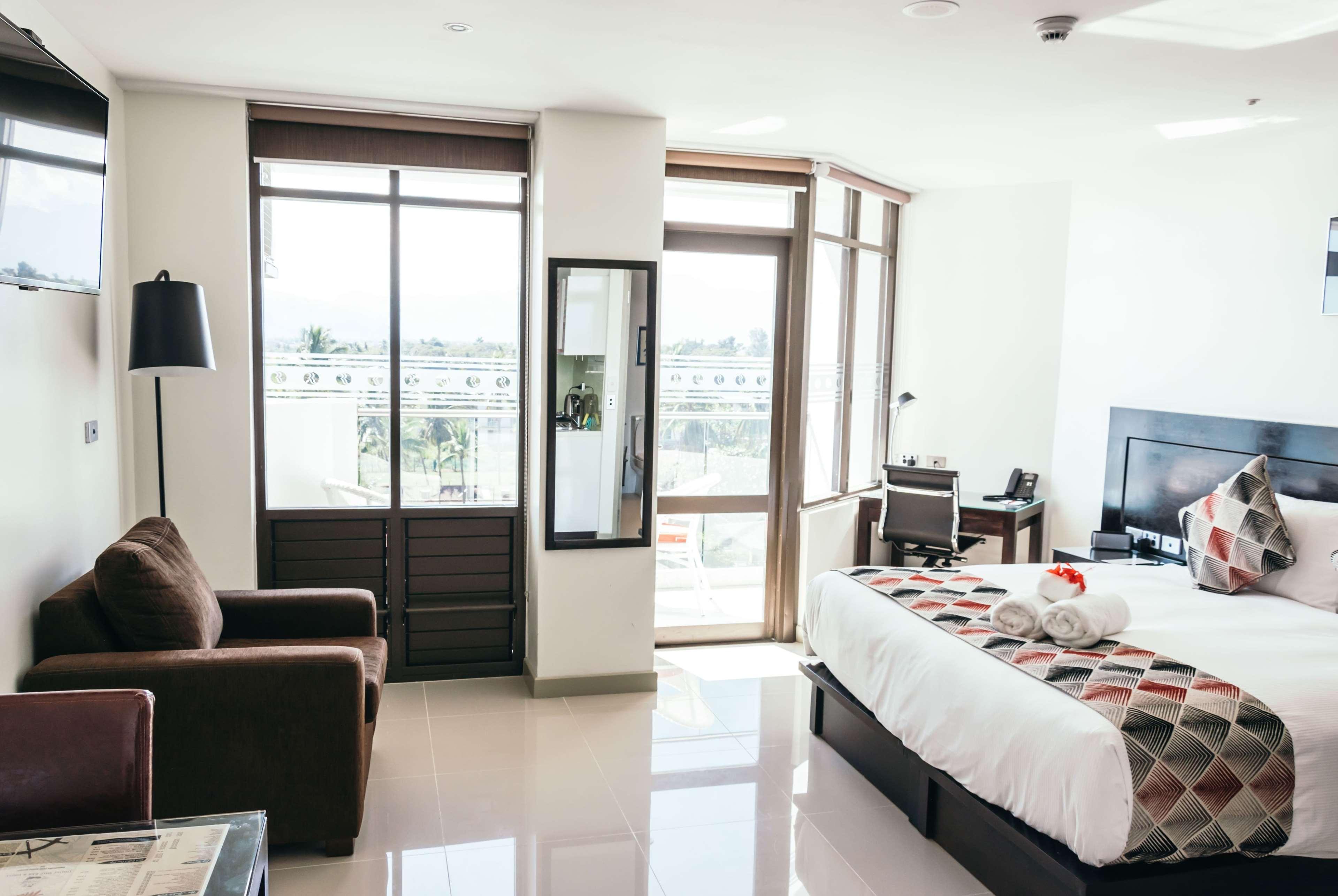 Ramada Suites By Wyndham Wailoaloa Beach Fiji Nadi Exteriér fotografie