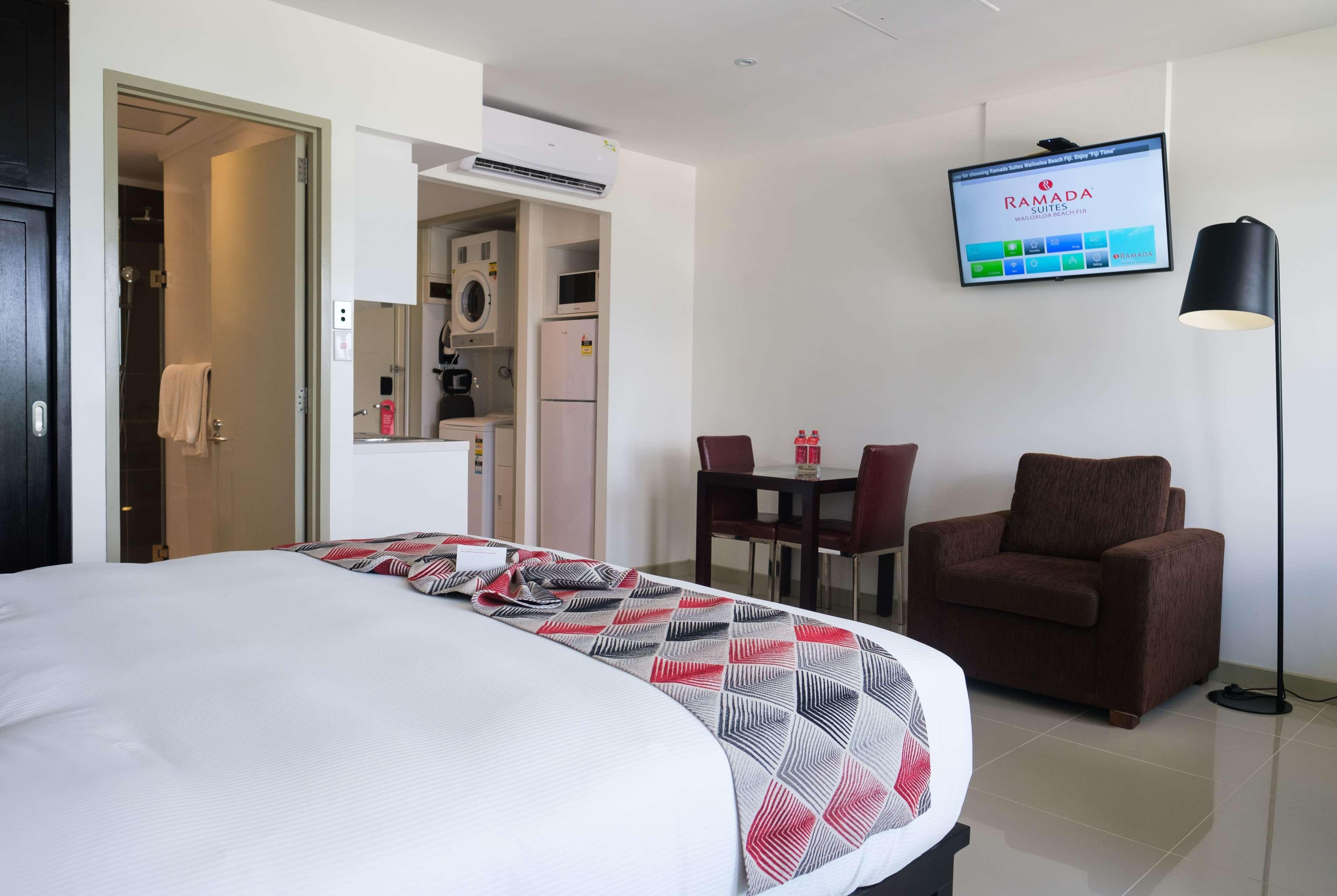 Ramada Suites By Wyndham Wailoaloa Beach Fiji Nadi Exteriér fotografie