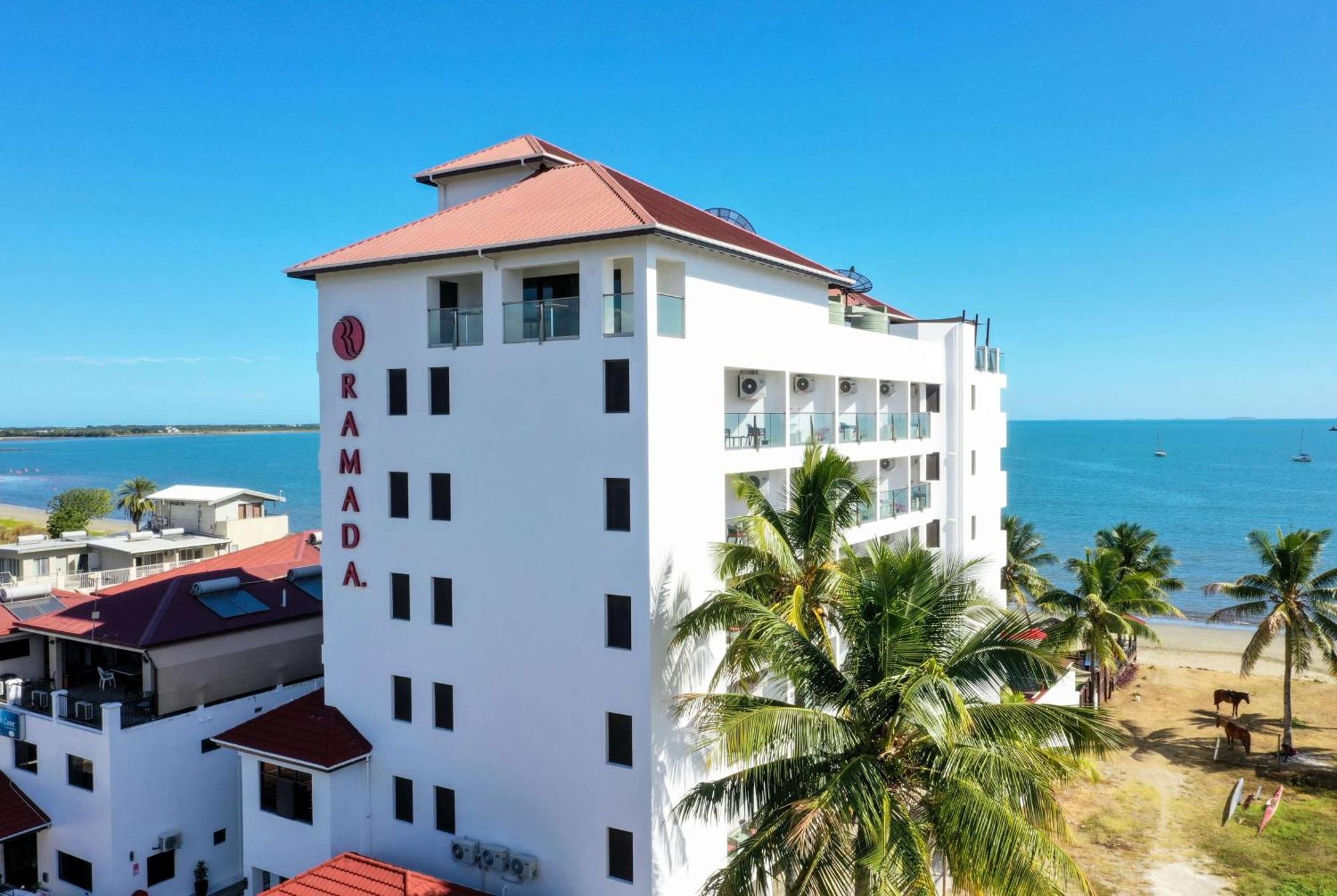 Ramada Suites By Wyndham Wailoaloa Beach Fiji Nadi Exteriér fotografie
