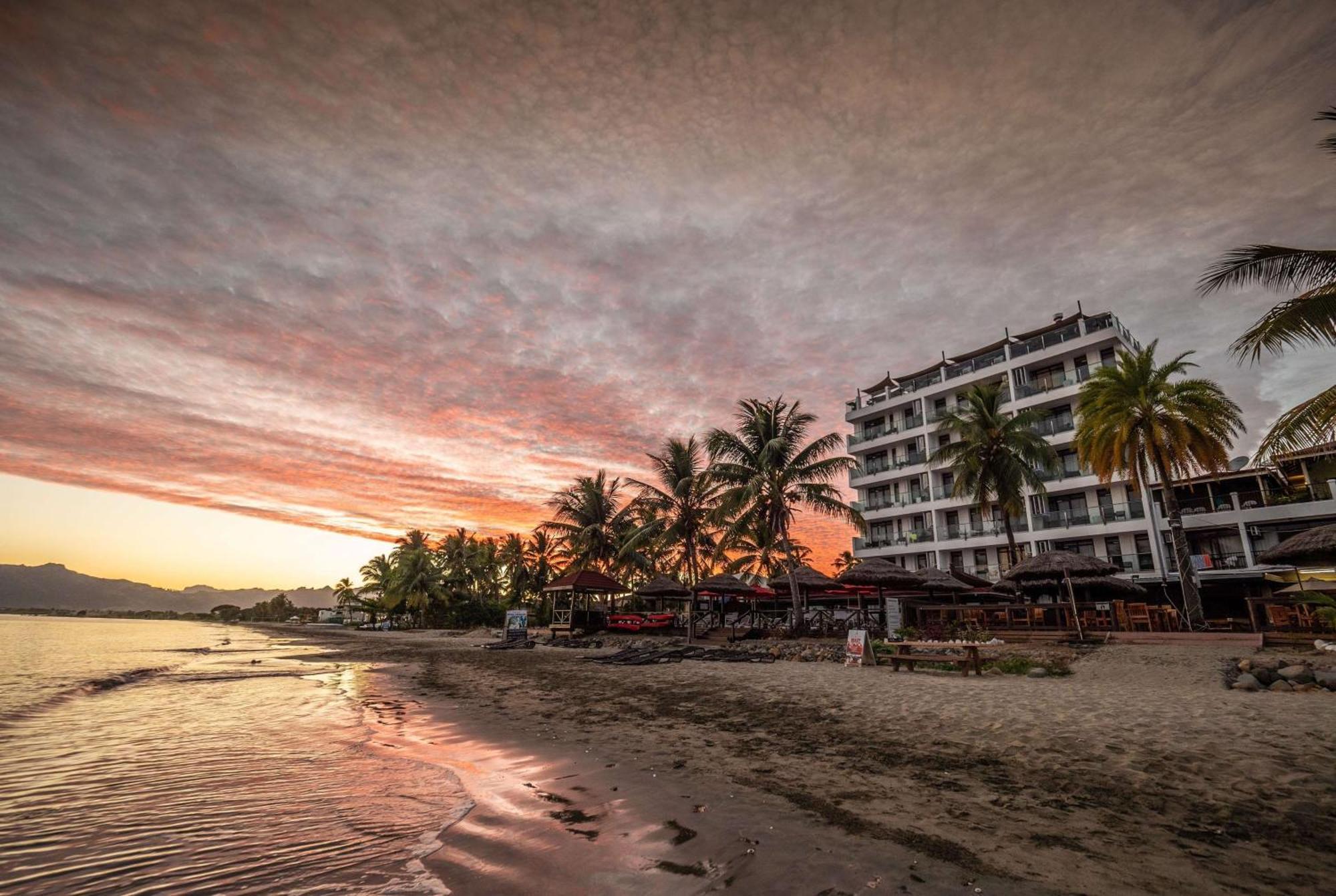 Ramada Suites By Wyndham Wailoaloa Beach Fiji Nadi Exteriér fotografie