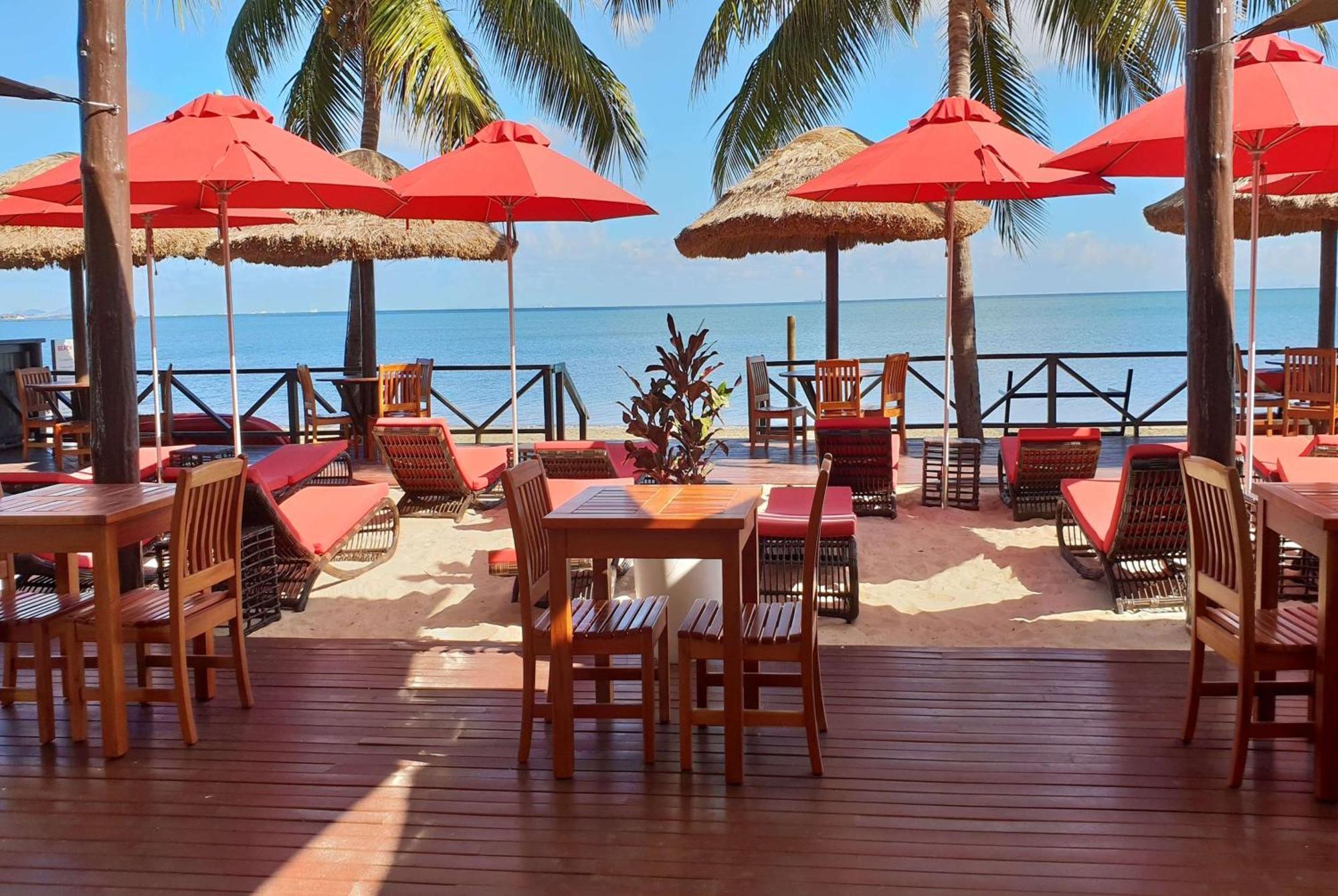 Ramada Suites By Wyndham Wailoaloa Beach Fiji Nadi Exteriér fotografie