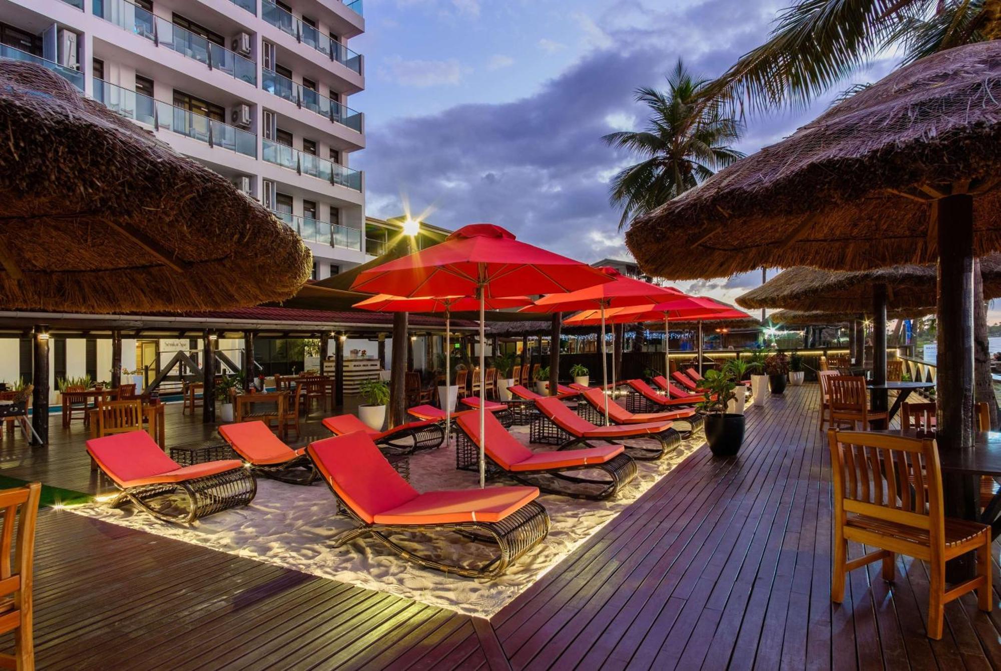 Ramada Suites By Wyndham Wailoaloa Beach Fiji Nadi Exteriér fotografie