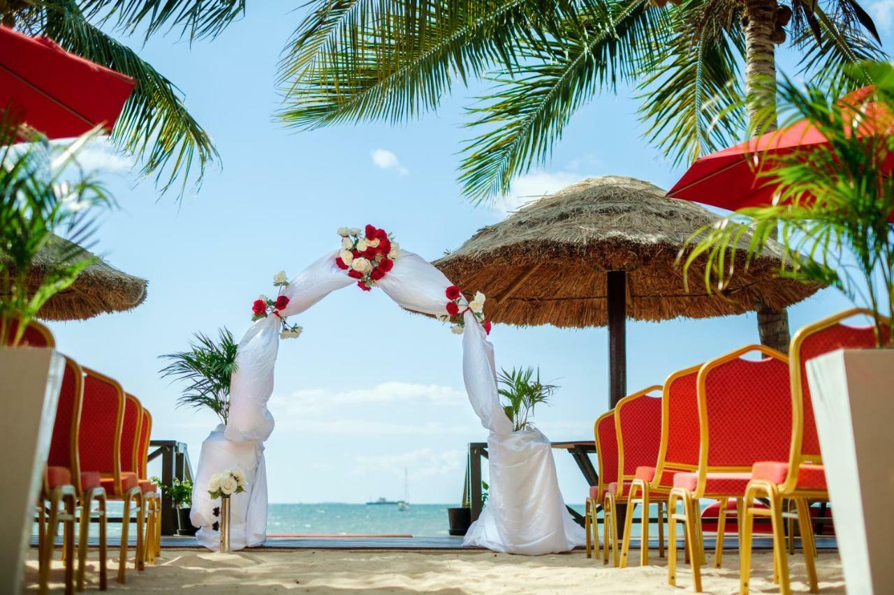 Ramada Suites By Wyndham Wailoaloa Beach Fiji Nadi Exteriér fotografie